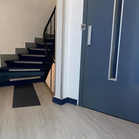 Aero Hotel *
