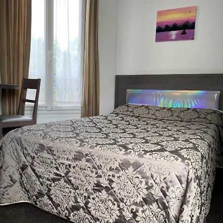 Hotel Aero Issy-les-Moulineaux