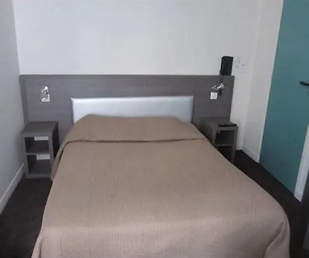 Hotel Aero Issy-les-Moulineaux